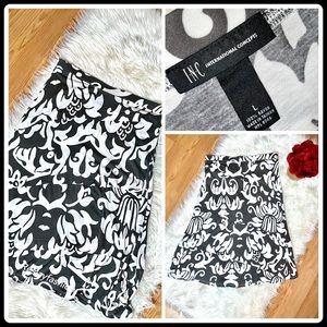 ☀️International Concepts White /Grey Print Skirt
